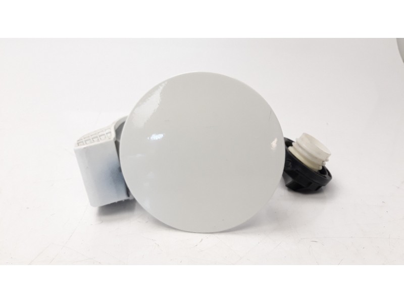 Recambio de tapa exterior combustible para hyundai i20 1.2 16v cat referencia OEM IAM 69510C7000  