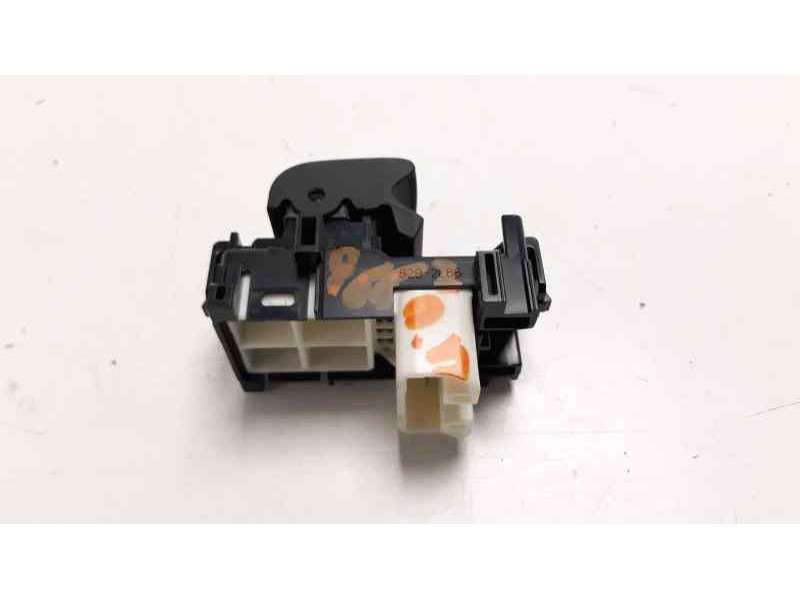 Recambio de mando elevalunas delantero derecho para toyota yaris hybrid active referencia OEM IAM 698100D430  