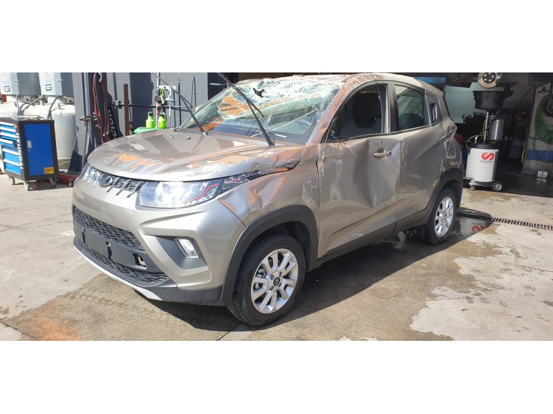 mahindra kuv del año 2019