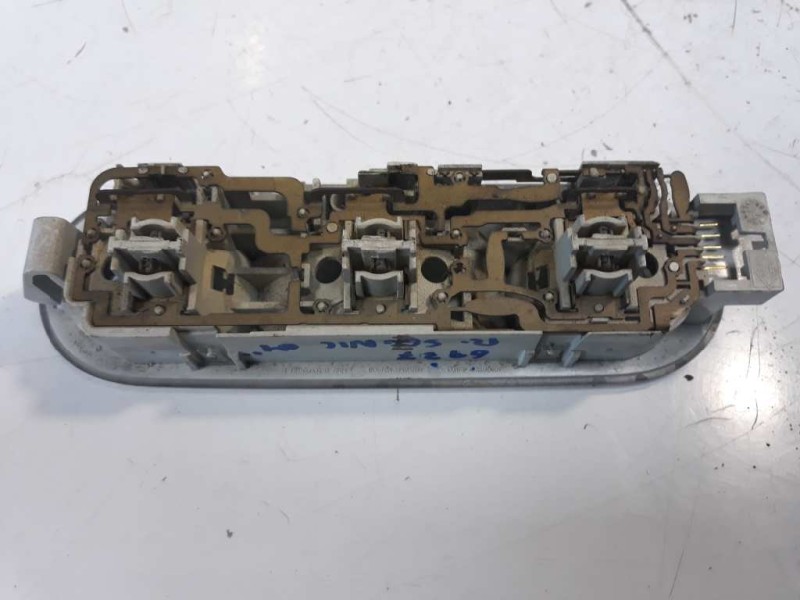 Recambio de luz interior para renault scenic ii 1.9 dci diesel referencia OEM IAM 820073234  