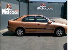 mitsubishi carisma berlina 4 (da0) del año 2000