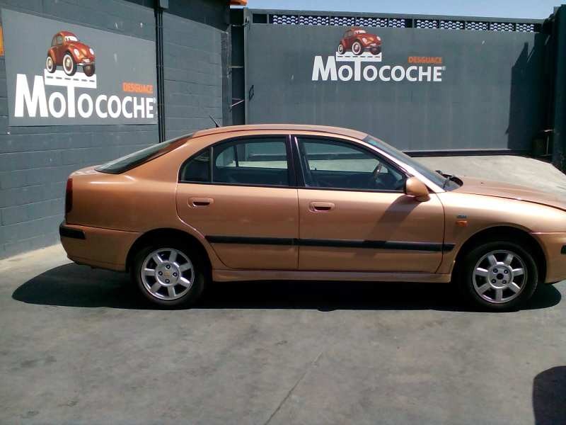 mitsubishi carisma berlina 4 (da0) del año 2000