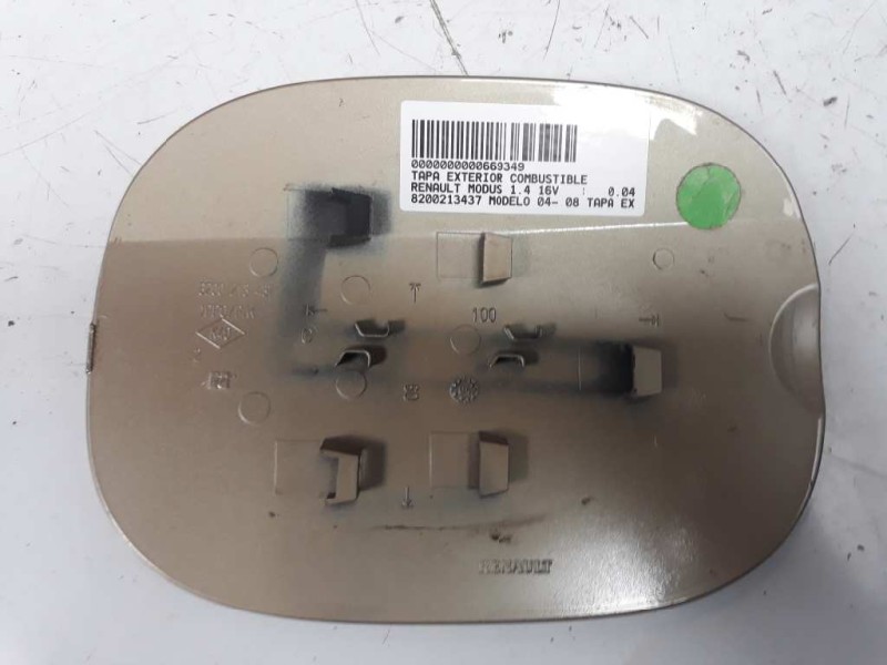 Recambio de tapa exterior combustible para renault modus 1.4 16v referencia OEM IAM 8200213437  