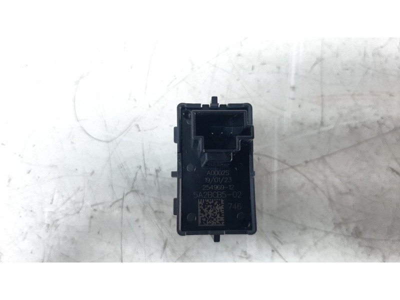Recambio de mando elevalunas trasero izquierdo para bmw serie 2 active tourer (u06) 225 e xdrive referencia OEM IAM 61315A2BCB5 