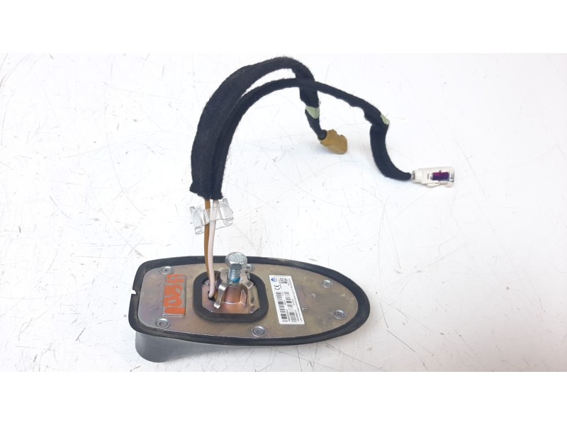 Recambio de antena para jeep compass ii 2.0 m-jet cat referencia OEM IAM P68320426AA  