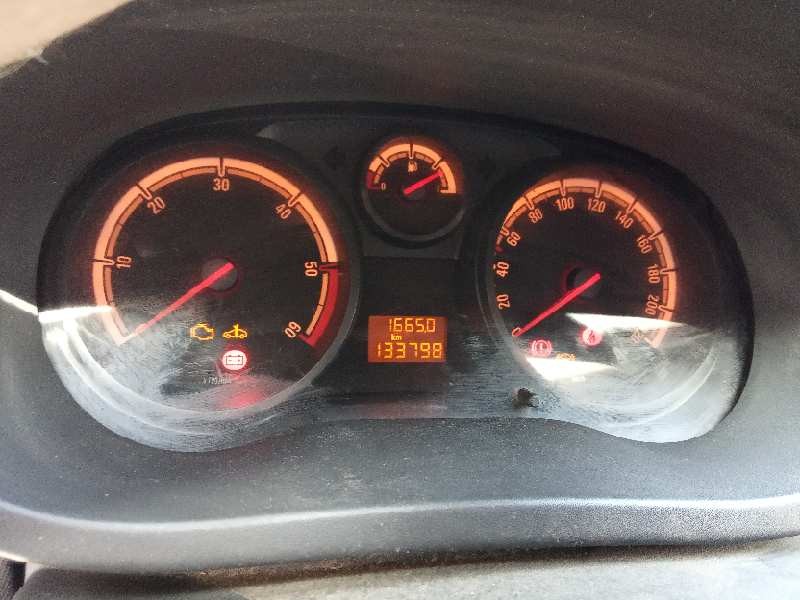 opel corsa d del año 2012