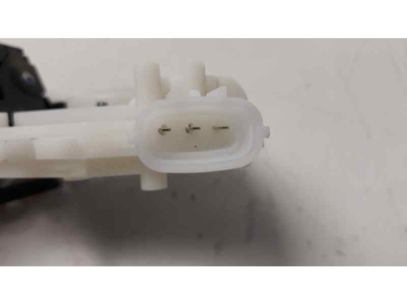 Recambio de cerradura maletero / porton para toyota yaris hybrid active referencia OEM IAM   