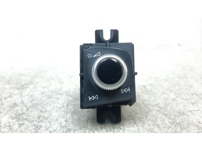 Recambio de mando control radio para audi a4 avant (8w5) básico referencia OEM IAM 8W1919616  