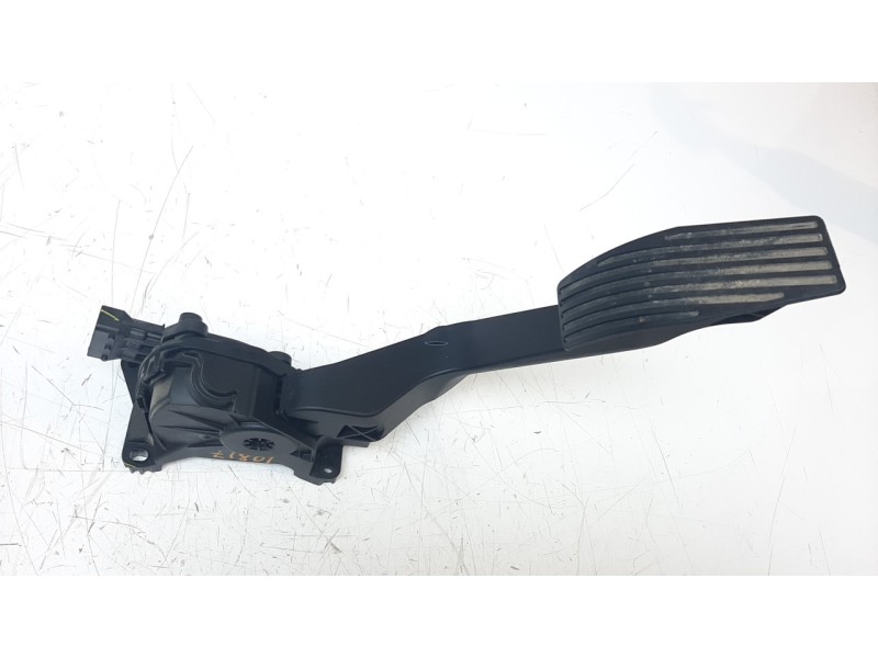 Recambio de potenciometro pedal para jeep compass ii 2.0 m-jet cat referencia OEM IAM 51942423 6PV010175 