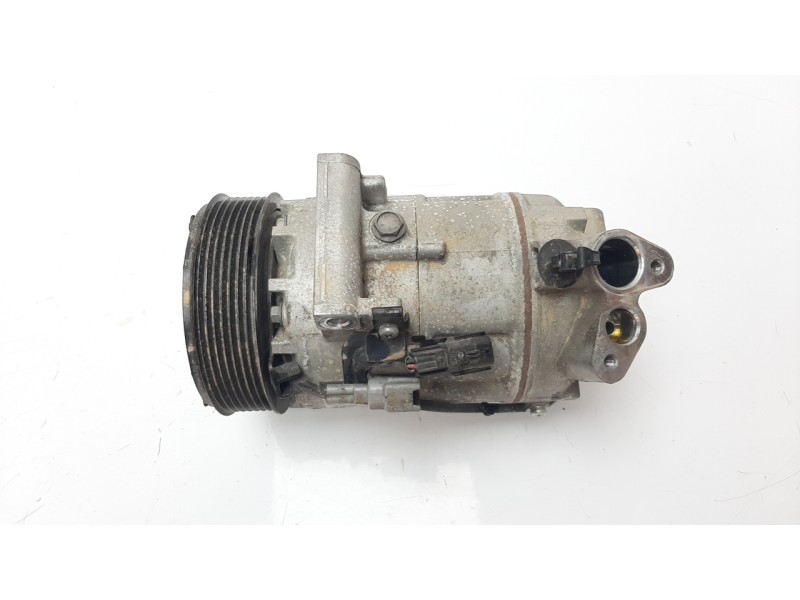 Recambio de compresor aire acondicionado para renault captur 0.9 energy referencia OEM IAM 926000734R 320015 CAF530017HQ