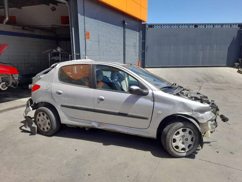 peugeot 206 berlina del año 2004