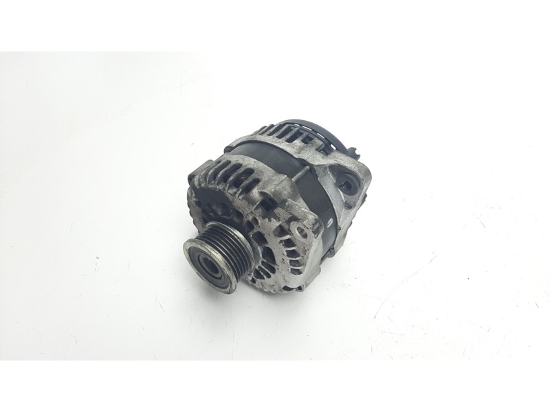 Recambio de alternador para ssangyong rexton w 2.0 td cat referencia OEM IAM A6711540202 ALF430124DP 