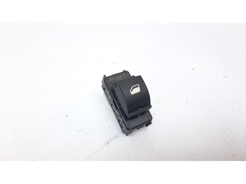 Recambio de mando elevalunas delantero derecho para aixam uv/51/af0a s9 referencia OEM IAM 98044803ZD IAF970007 