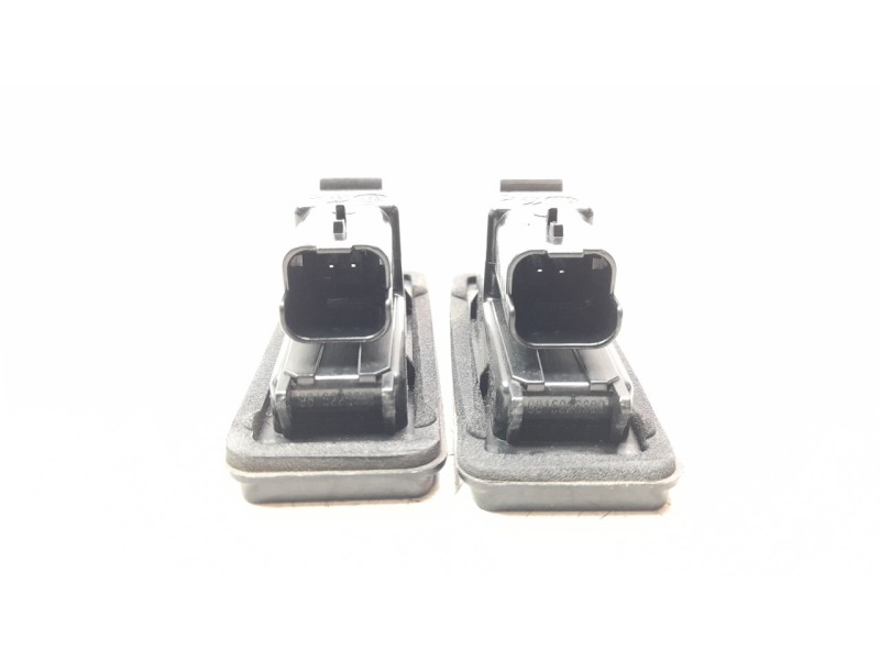 Recambio de piloto matricula para opel grandland x ultimate referencia OEM IAM 9815226680  