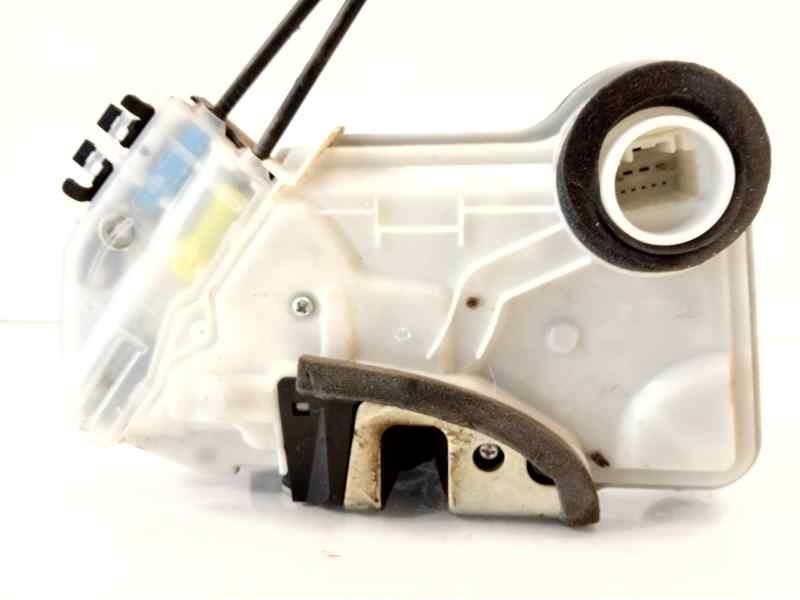 Recambio de cerradura puerta delantera derecha para toyota hilux (kun) double cab 4x4 referencia OEM IAM 690300K070  