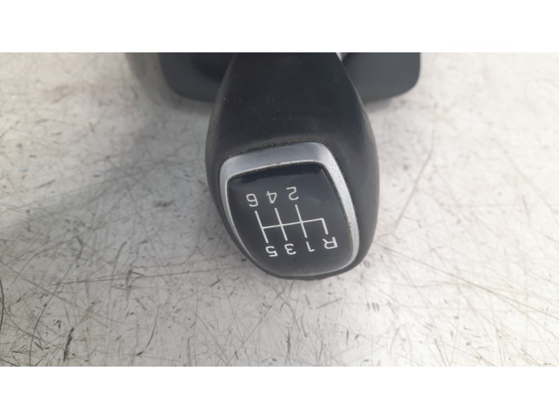 Recambio de pomo palanca cambio para hyundai kona 1.0 tgdi cat referencia OEM IAM 43711J9100  