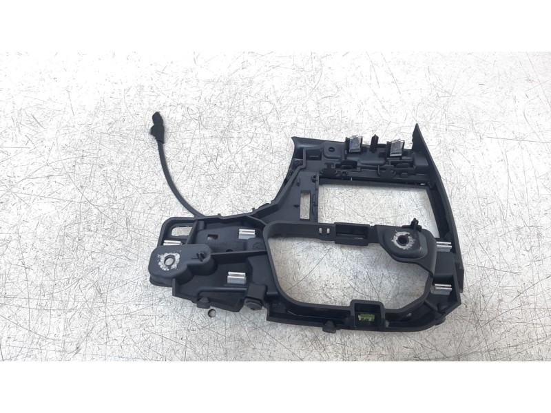 Recambio de moldura para audi a4 avant (8w5) básico referencia OEM IAM 8W1820901B  