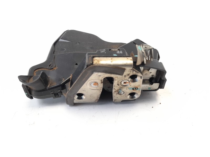Recambio de cerradura puerta delantera derecha para toyota hilux (kun) 2.5 turbodiesel referencia OEM IAM 690300K230  