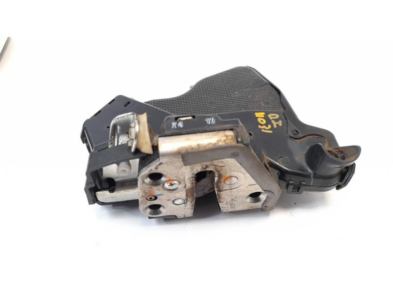 Recambio de cerradura puerta delantera izquierda para toyota hilux (kun) 2.5 turbodiesel referencia OEM IAM 693200K080  