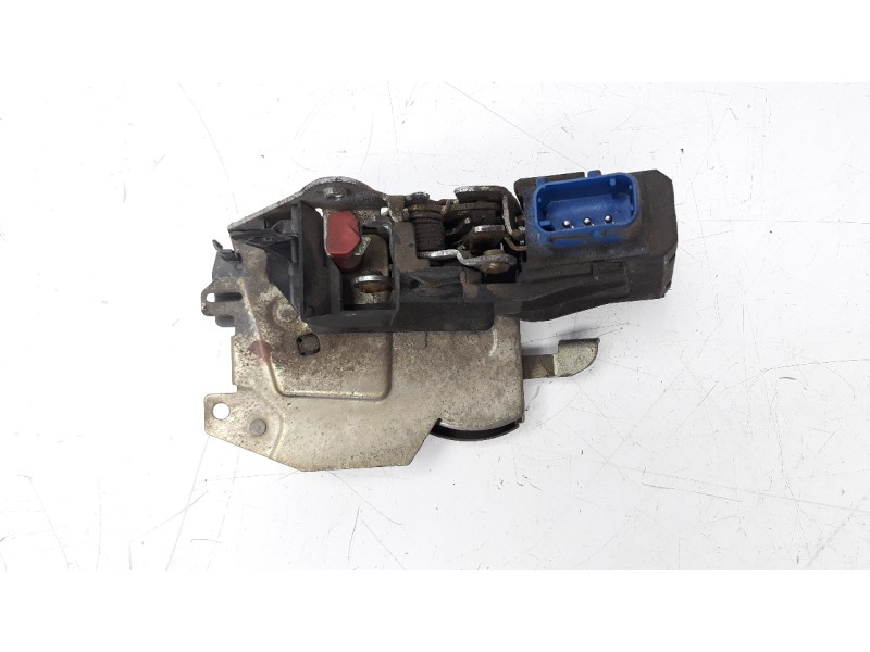 Recambio de cerradura puerta trasera izquierda para bmw serie 3 berlina (e36) 2.5 turbodiesel cat referencia OEM IAM 8122149  