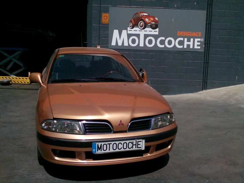 mitsubishi carisma berlina 4 (da0) del año 2000