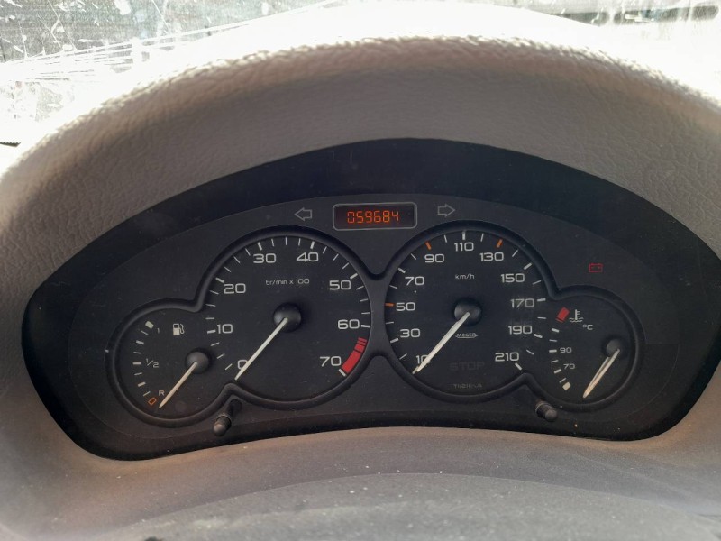 peugeot 206 berlina del año 2004