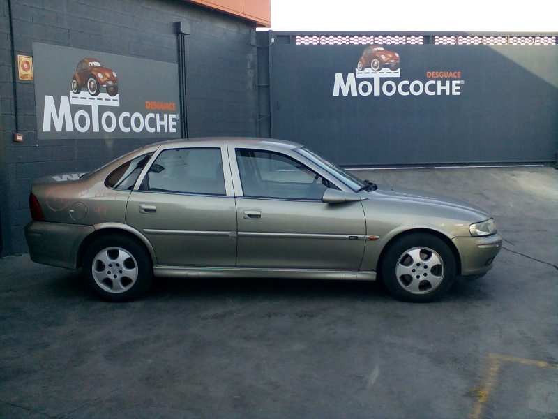 opel vectra b berlina del año 1999