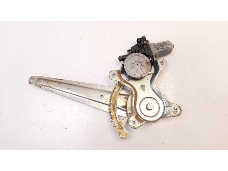 Recambio de elevalunas trasero izquierdo para toyota hilux (kun) 2.5 turbodiesel referencia OEM IAM 698400K041  
