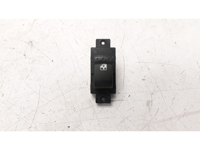 Recambio de mando elevalunas trasero izquierdo para ssangyong rexton w 2.0 td cat referencia OEM IAM 202006279  