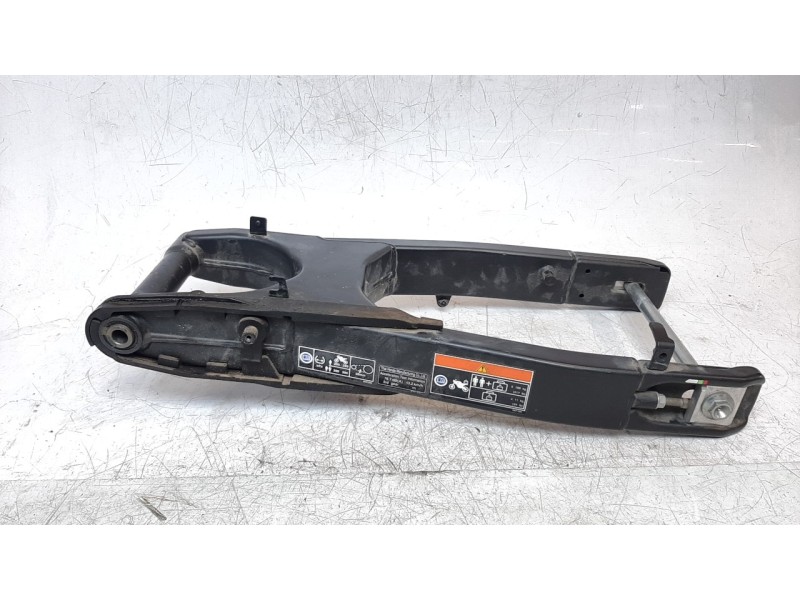 Recambio de basculante para honda cb 500x referencia OEM IAM 52200MKPDN0  