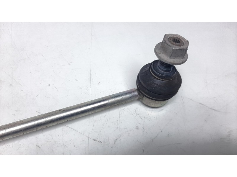 Recambio de bieleta estabilizadora delantera izquierda para volkswagen golf vii lim. (bq1) 1.6 tdi referencia OEM IAM 5Q0411315A