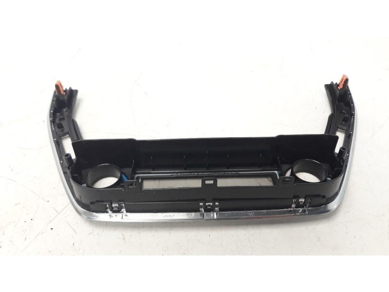 Recambio de moldura para toyota corolla (e21) referencia OEM IAM CZA75K702  