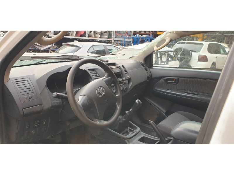 toyota hilux (kun) del año 2015