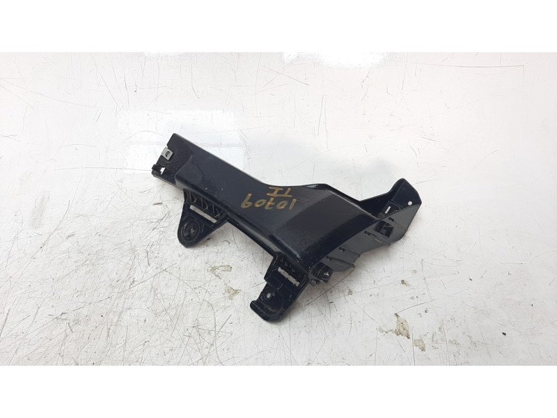 Recambio de moldura para jeep cherokee 2.0 m-jet cat referencia OEM IAM 68257153AA  