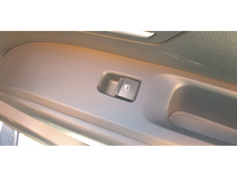 Recambio de mando elevalunas trasero derecho para hyundai tucson (nx) maxx silver 2wd referencia OEM IAM 93581AB0004X  