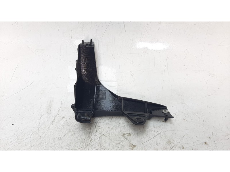 Recambio de moldura para jeep cherokee 2.0 m-jet cat referencia OEM IAM 68257153AA  