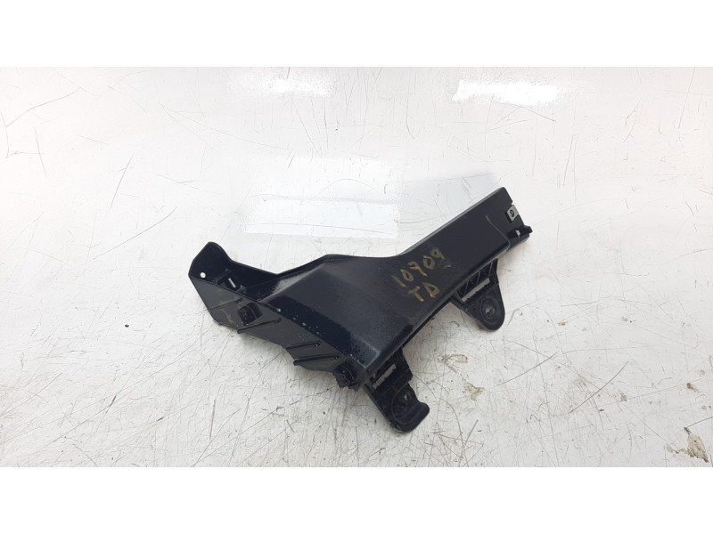 Recambio de moldura para jeep cherokee 2.0 m-jet cat referencia OEM IAM 68257152AA  