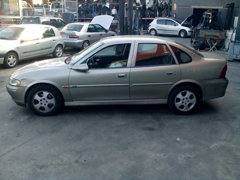 opel vectra b berlina del año 1999