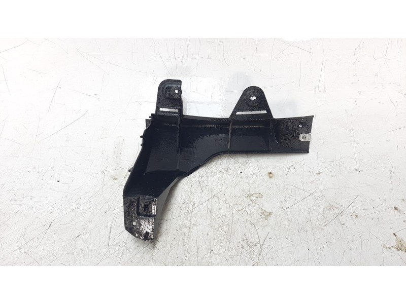Recambio de moldura para jeep cherokee 2.0 m-jet cat referencia OEM IAM 68257152AA  