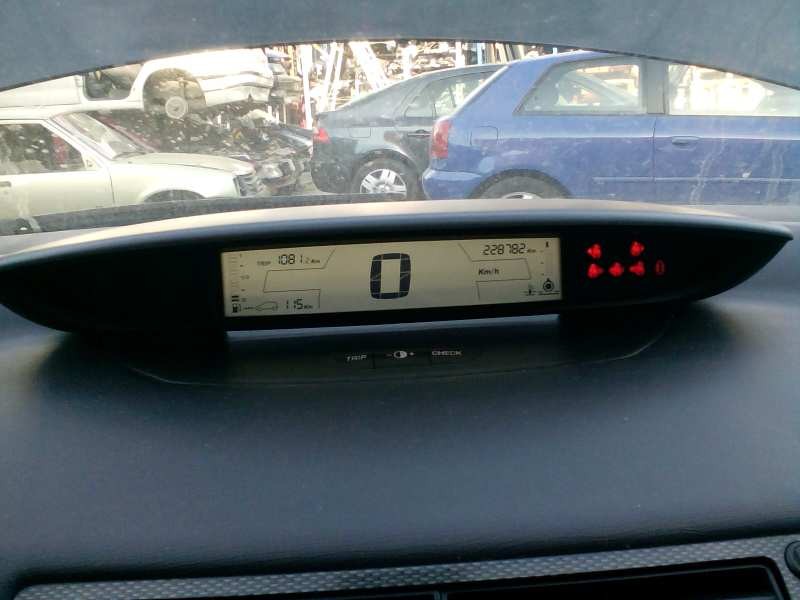 citroen c4 berlina del año 2005