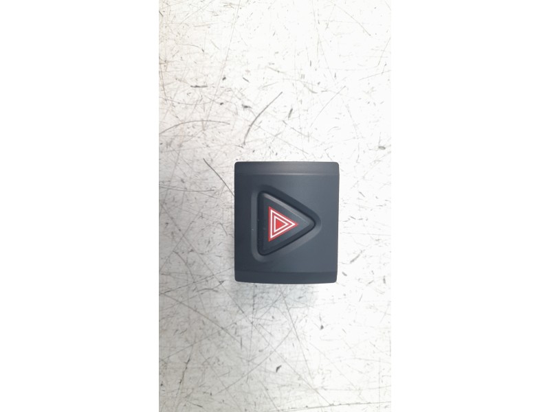 Recambio de warning para hyundai kona 1.0 tgdi cat referencia OEM IAM 93790J9000  