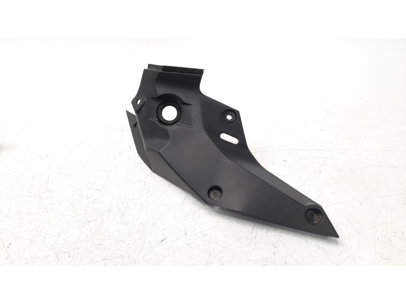 Recambio de moldura para ktm 390 duke 390 duke referencia OEM IAM 93008055000  