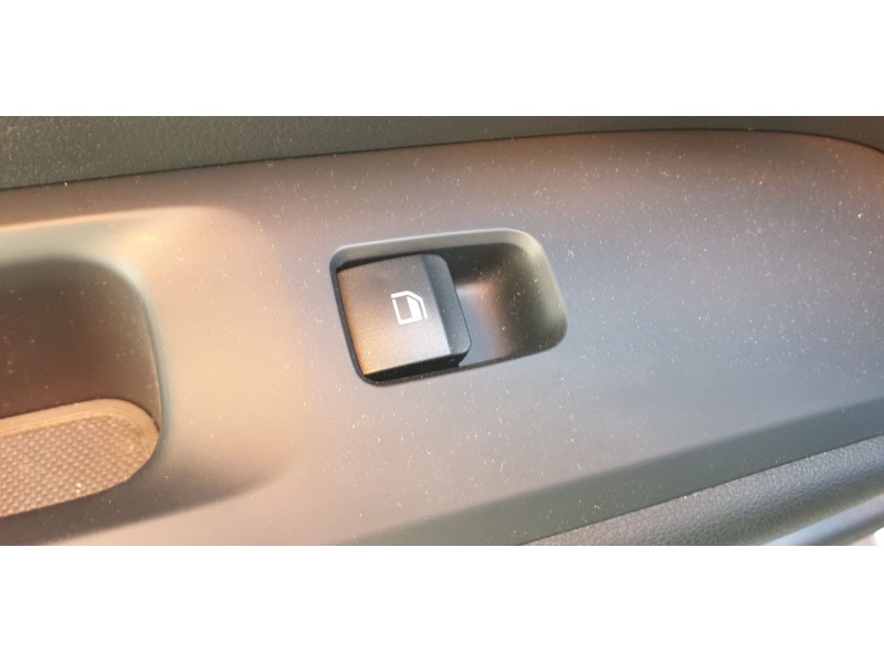 Recambio de mando elevalunas trasero izquierdo para hyundai tucson (nx) maxx silver 2wd referencia OEM IAM 93581AB0004X  