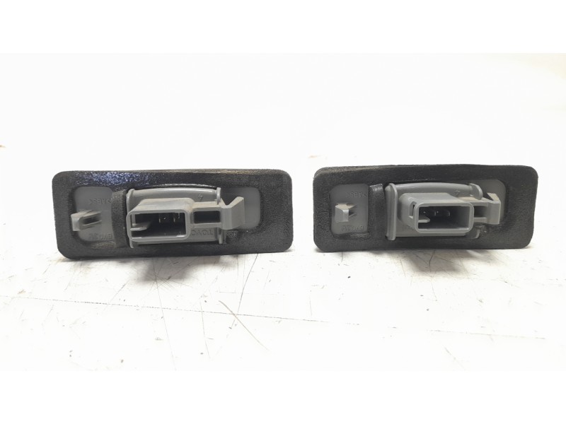 Recambio de piloto matricula para lexus nx 2.5 16v cat (híbrido) referencia OEM IAM 8120476010  