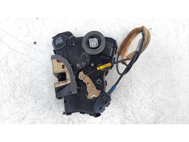 Recambio de cerradura puerta delantera izquierda para toyota corolla verso (r1) 2.0 d-4d luna referencia OEM IAM 6904002152  