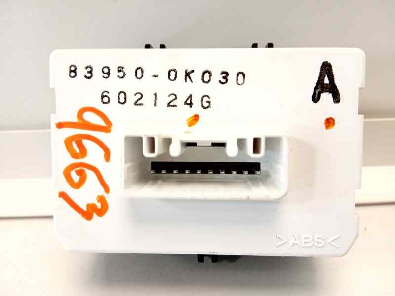 Recambio de interruptor para toyota hilux (kun) double cab 4x4 referencia OEM IAM 839500K030  