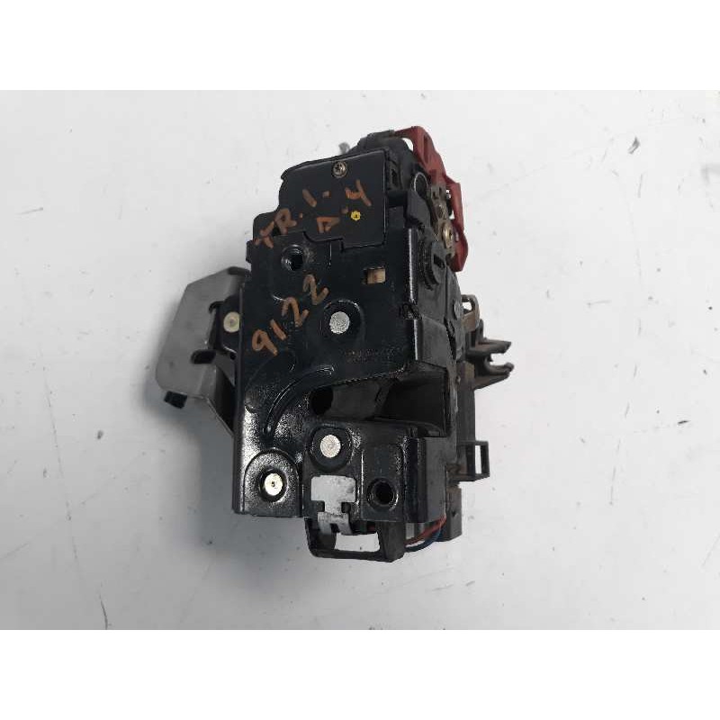 Recambio de cerradura puerta trasera izquierda para audi a4 berlina (8e) 1.9 tdi (96kw) referencia OEM IAM 4B0839015D  