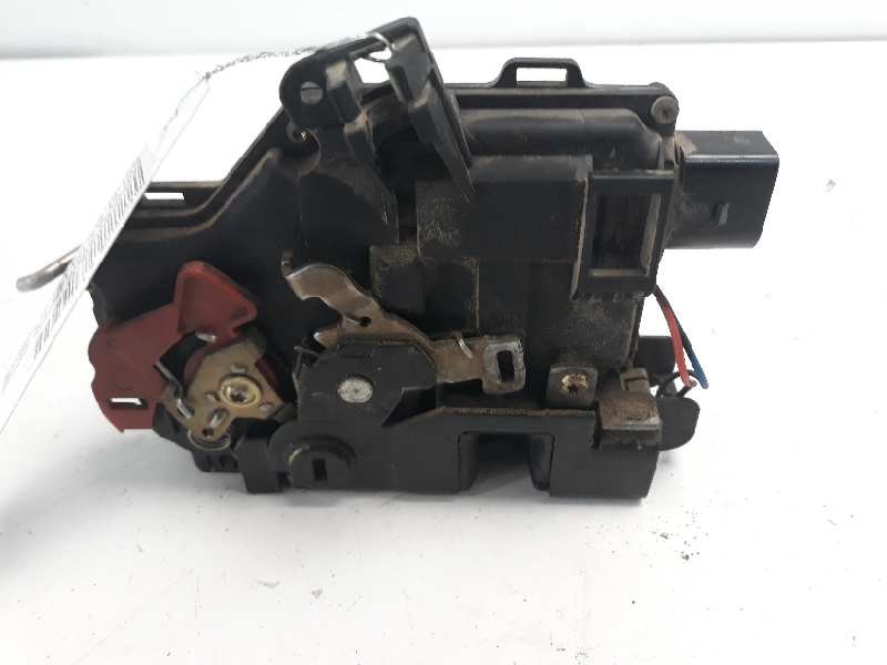 Recambio de cerradura puerta trasera izquierda para audi a4 berlina (8e) 1.9 tdi (96kw) referencia OEM IAM 4B0839015D  
