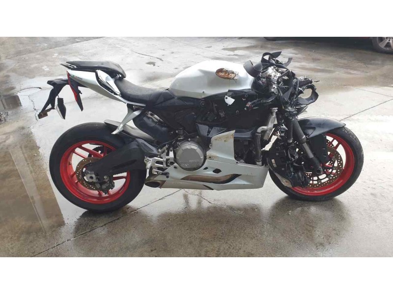 ducati 899 panigale del año 2015