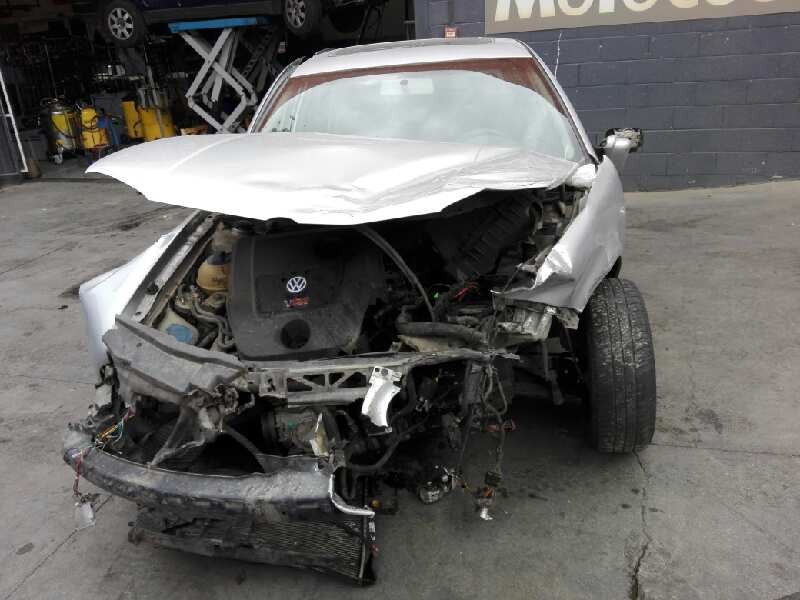 volkswagen golf iv berlina (1j1) del año 2013